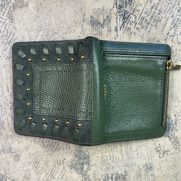 Fossil small green leather bifold wallet - Picture 11 of 13